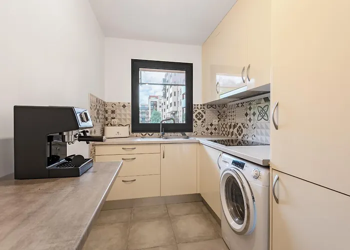 Apartman T2 Dans Residence, Terrasse Privee Et Parking